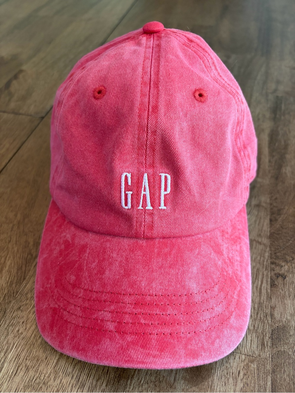 GAP Red Women’s Baseball Cap (NEW)